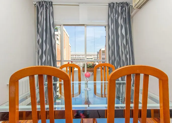 Your Home - Central Apartment